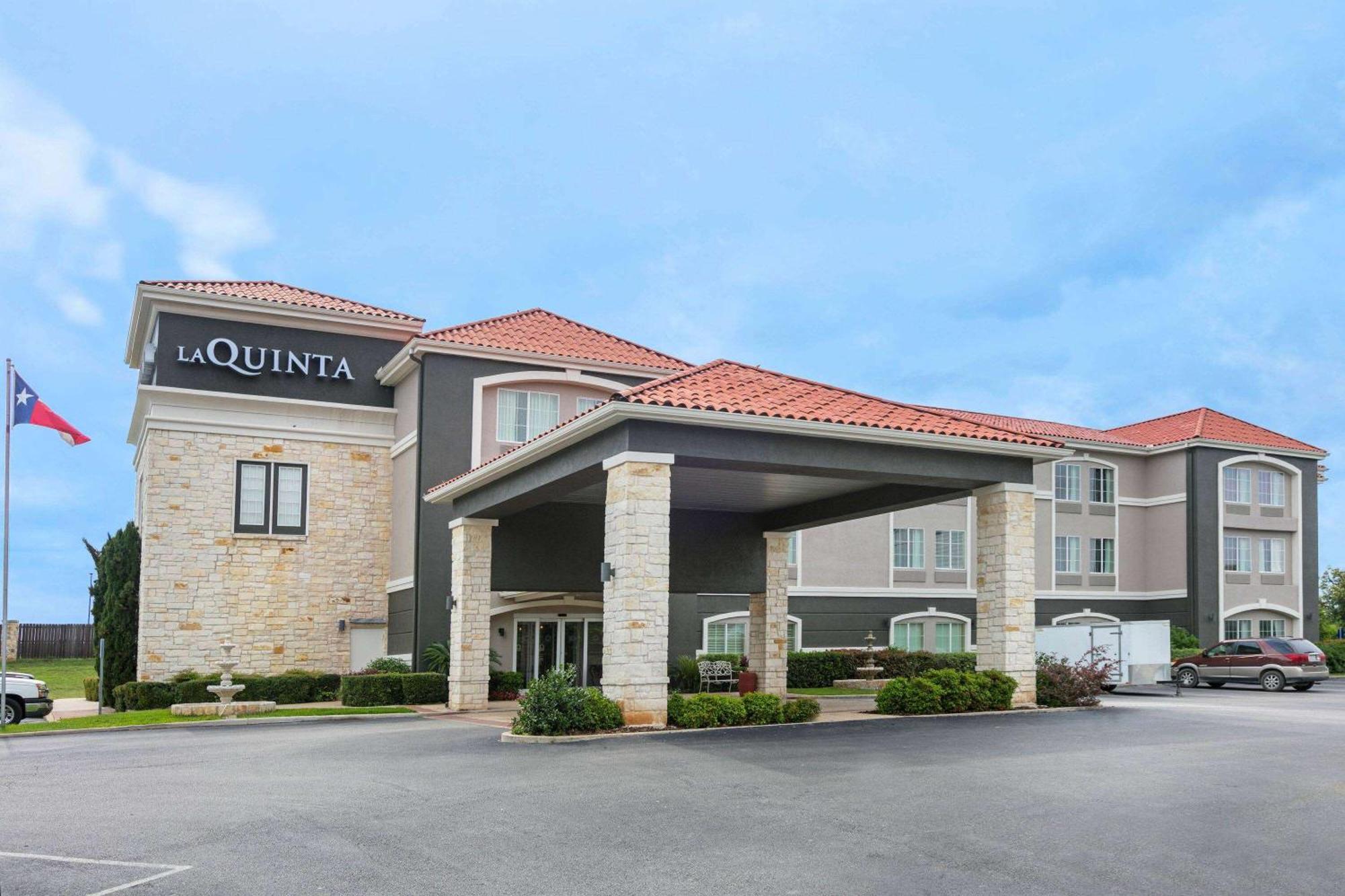 Готель La Quinta By Wyndham Фредеріксбург Екстер'єр фото