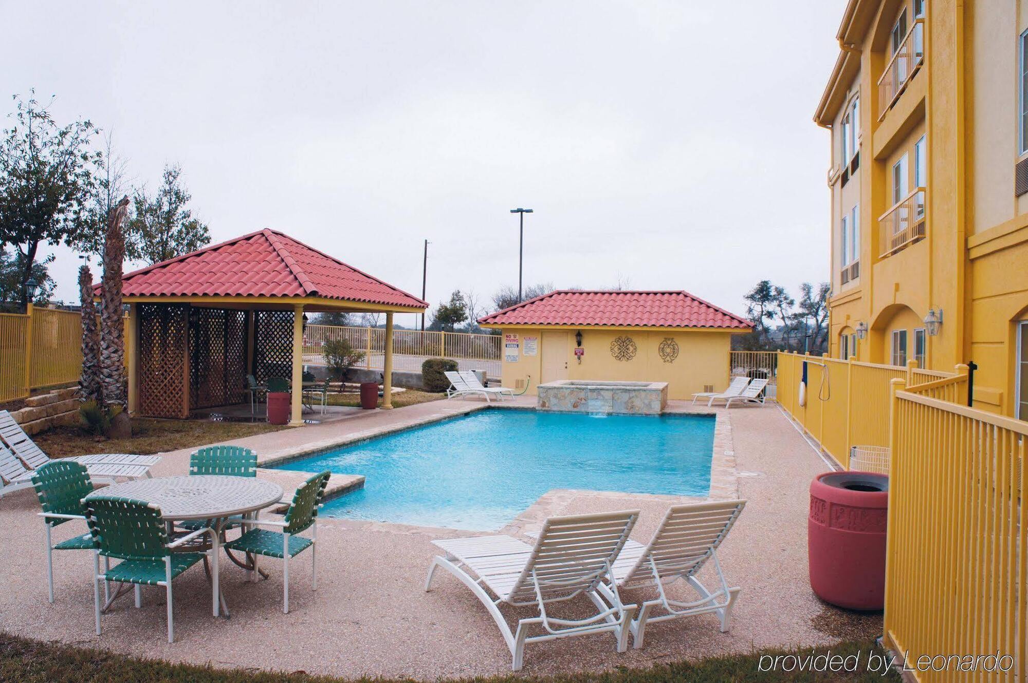 Готель La Quinta By Wyndham Фредеріксбург Екстер'єр фото